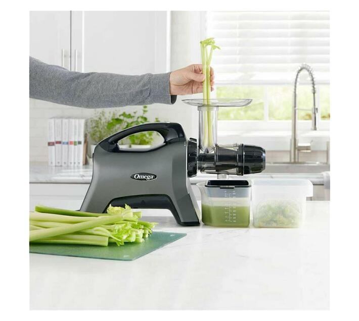 Omega Juicer MM1500GY13 Cold Press Juicer Makro